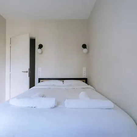 Апартаменты Stylish 2 Bedroom In