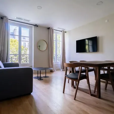 Апартаменты Stylish 2 Bedroom In Париж