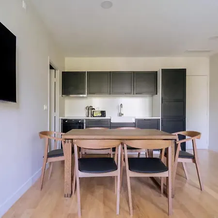 Stylish 2 Bedroom In Апартаменты