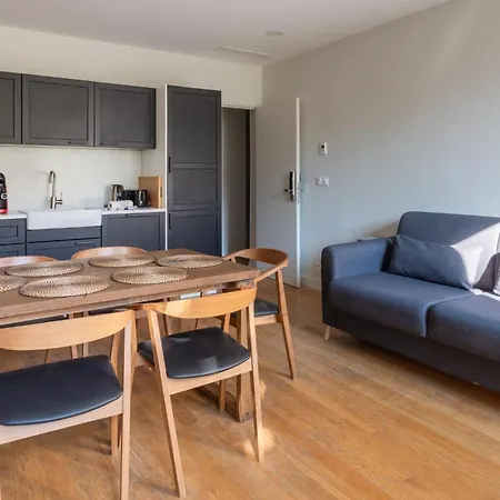 Stylish 2 Bedroom In * Paris