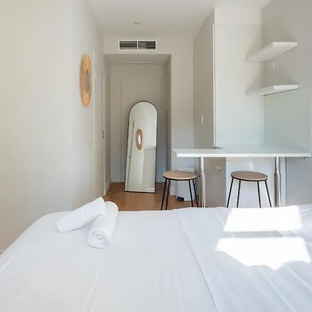 Stylish 2 Bedroom In Holiday home Paris