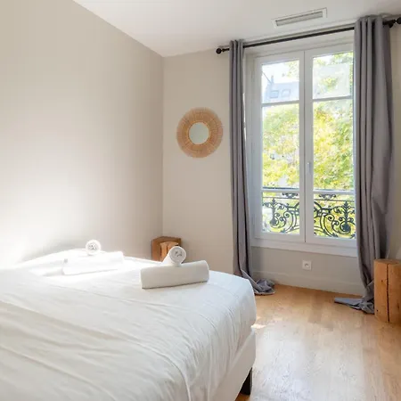 Stylish 2 Bedroom In Paris