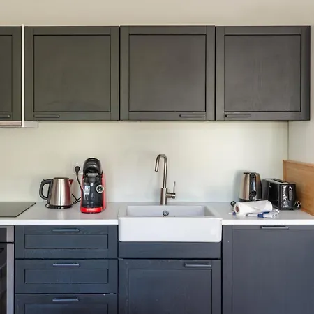 Stylish 2 Bedroom In * باريس