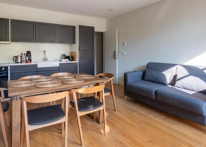 Stylish 2 Bedroom In * باريس