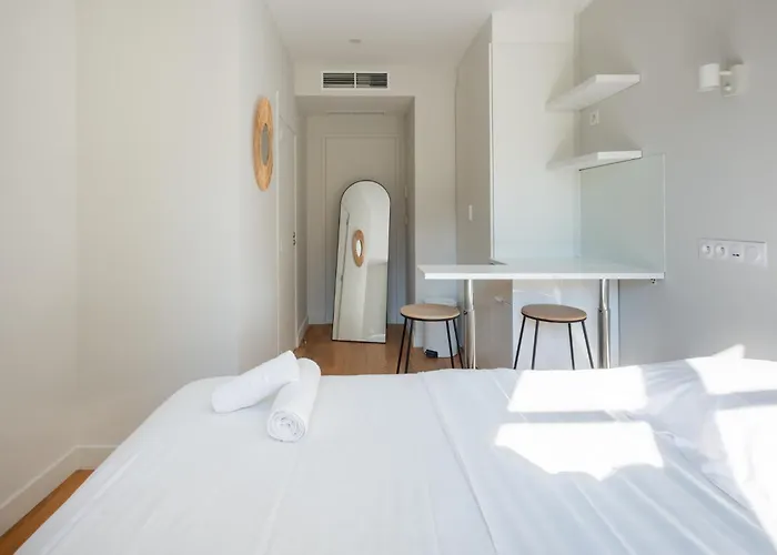 Stylish 2 Bedroom In بيت للعطل باريس