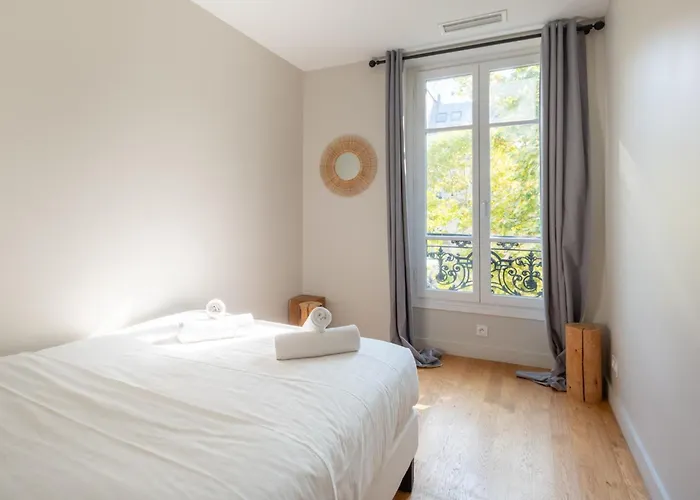 Stylish 2 Bedroom In باريس