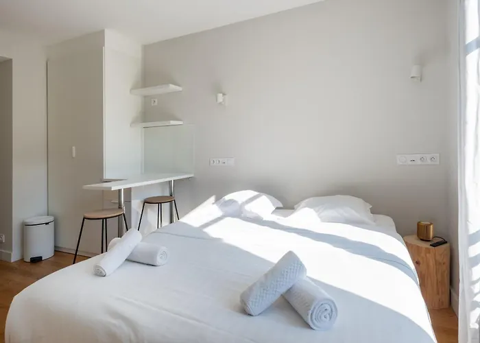 Stylish 2 Bedroom In