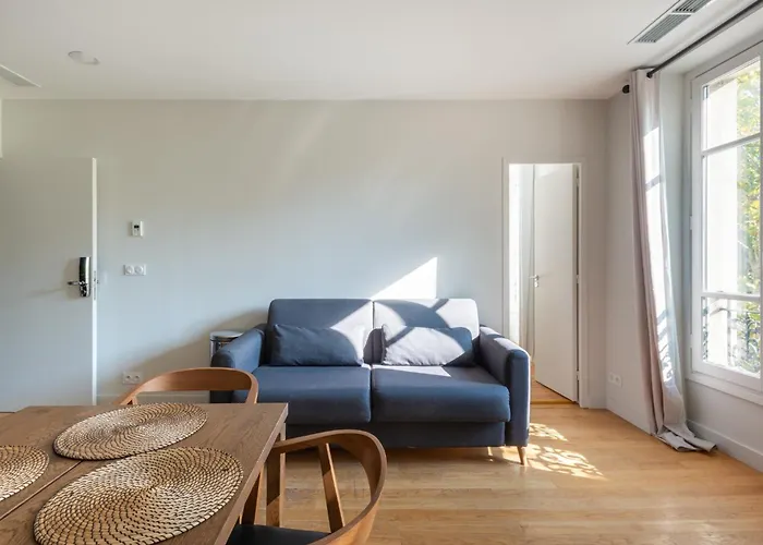 Stylish 2 Bedroom In * باريس