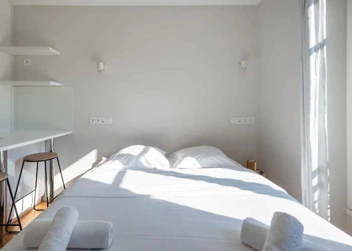 Stylish 2 Bedroom In