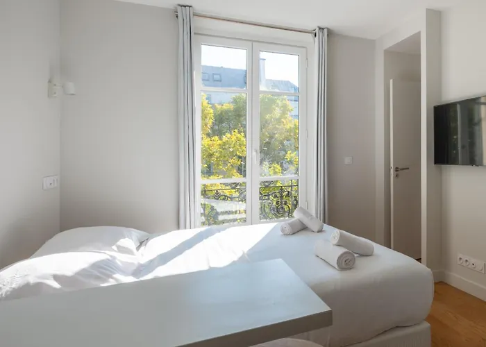 Stylish 2 Bedroom In * باريس