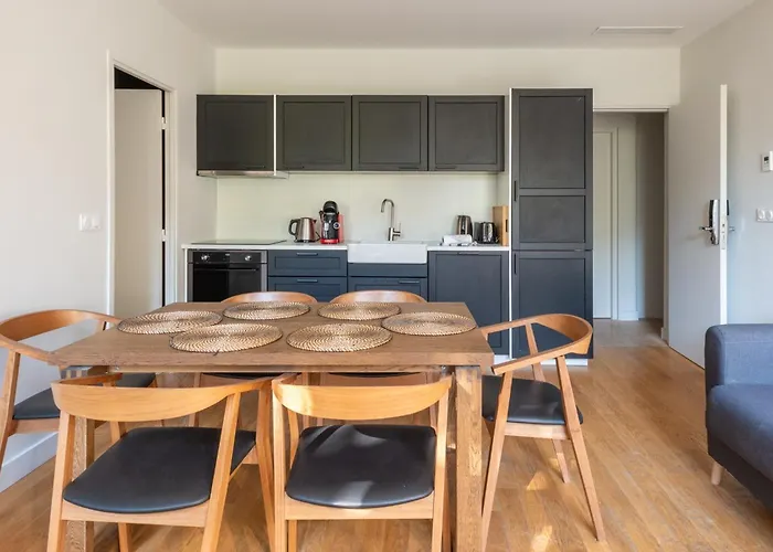 بيت للعطل Stylish 2 Bedroom In