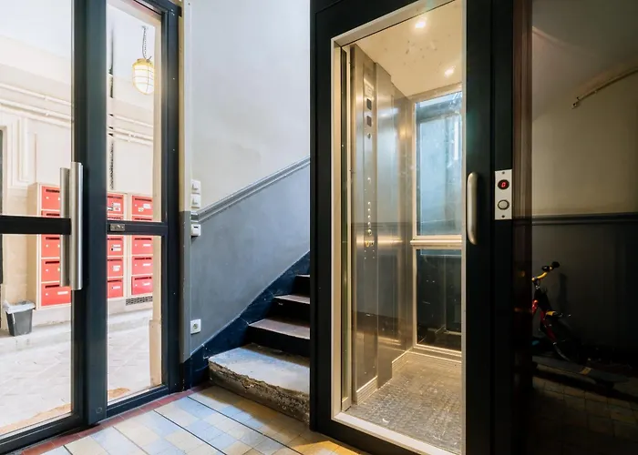 بيت للعطل Stylish 2 Bedroom In *